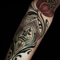 Neotraditional Tattoo, Flower Tattoo, Initial Tattoo, Nouveau Tattoo, Tattoo Artist Berlin, Tätowierer Berlin